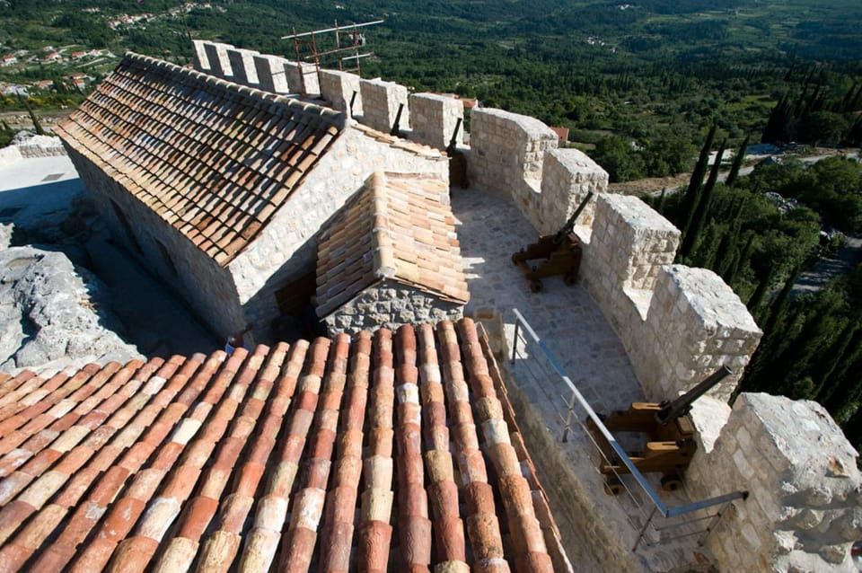 Tour di mezza giornata con pranzo nella valle di Konavle e nella fortezza di Falcon
