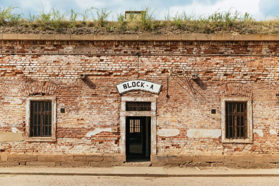 Ab Prag: Führung durch das Konzentrationslager Theresienstadt mit Audio