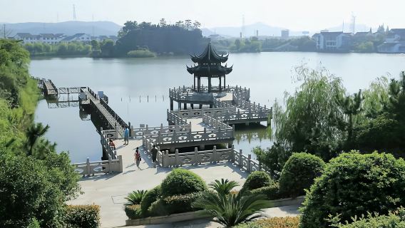 guía en idioma extranjero de Suzhou. Inglés, ruso, portugués y otros guía multilingües, la ruta se puede personalizar.
