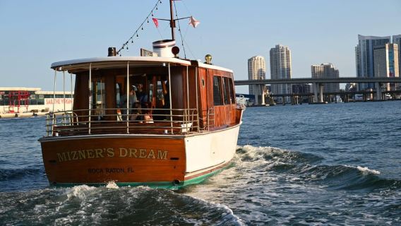 Miami: Crucero en yate clásico por el horizonte de Miami,