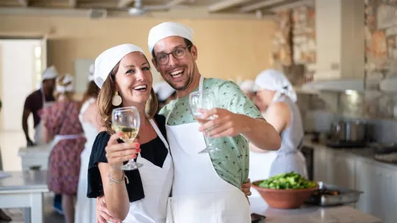 드리오스: 현지 셰프와 함께하는 그리스 요리 강좌, 와인, 그리고 식사