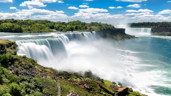 Tur Jalan Kaki Air Terjun Niagara dengan Maid of the Mist & Cave