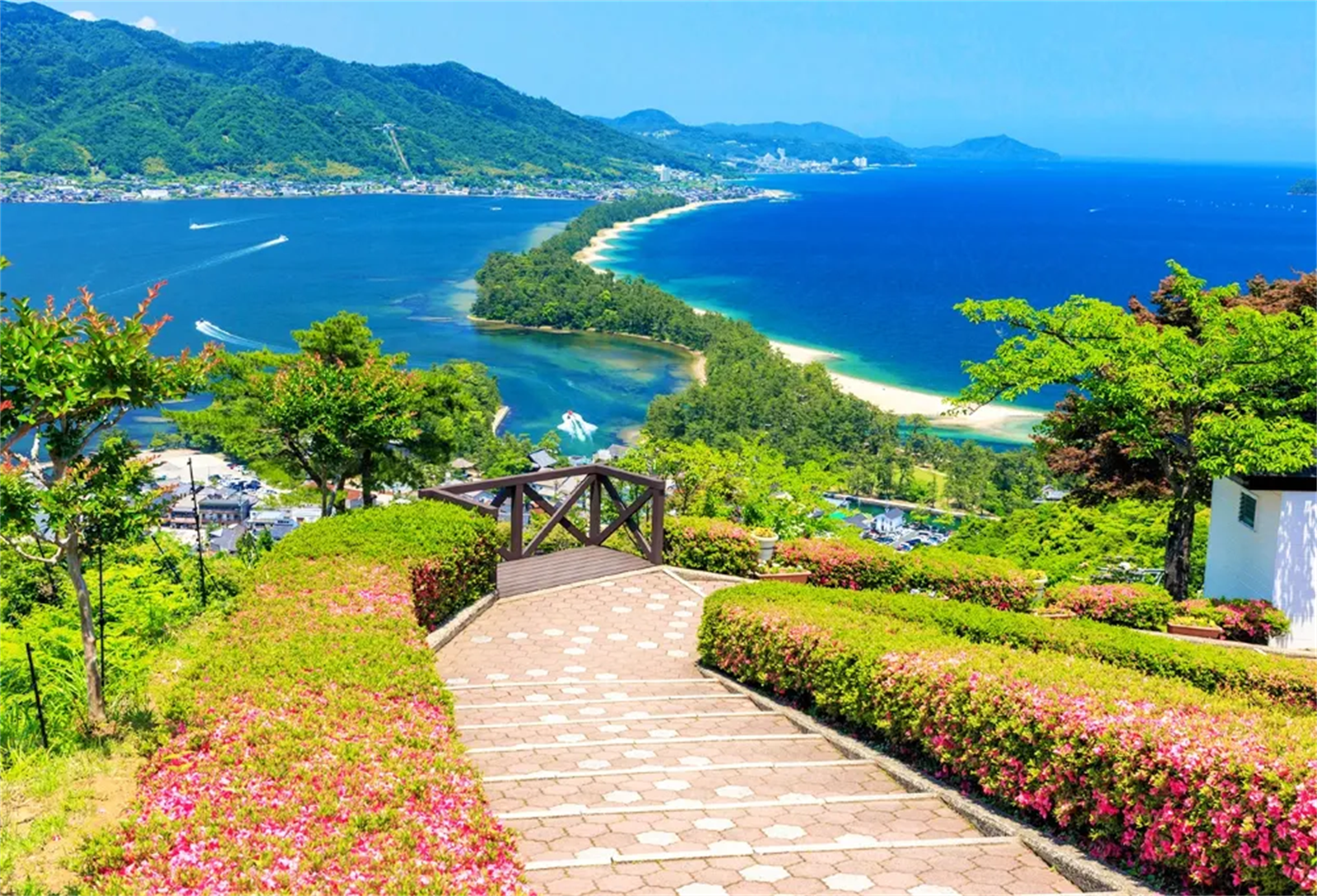 Amanohashidate Sandbar & Ine Funaya Village Tour with Optional Sea Cruise