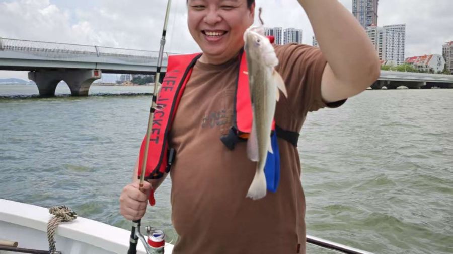 【廣東珠海海釣】實惠散拼/獨立包船 專業海釣艇 魚餌漁具 專業船長教學 讓零基礎都可以上手！