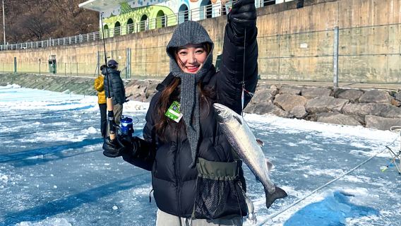 Salida desde Seúl: Festival de truchas de montaña de Hwacheon + pesca en hielo (y Valle de Bungeo)