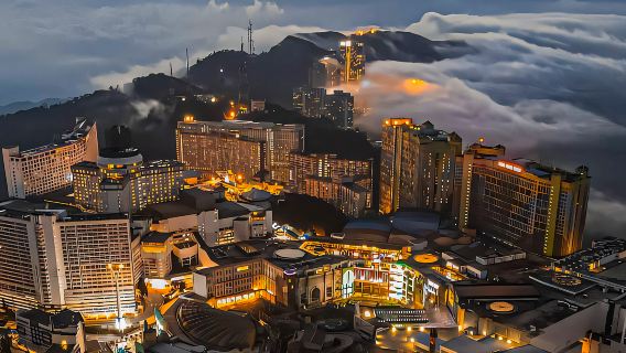 ทัวร์ 1 วัน เก็นติ้ง + หมู่บ้านฝรั่งเศส + หมู่บ้านญี่ปุ่น + ถ้ำบาตู – หมอกขาวบนเขา กับบรรยากาศต่างประเทศสุดประทับใจ