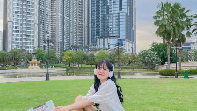 Ho Chi Minh City: Saigon's Architectural Story Journey with Landmark 81 Sky View Lounge