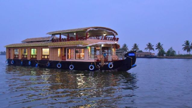 ทัวร์วันเดียวส่วนตัวโคจิ พร้อมเรือสำราญท่องเที่ยวหลังน้ำ หาด และการแสดงวัฒนธรรม