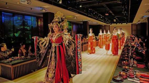 Hanfu Experience + Professional Photoshoot + Ancient Royal Feast in Luoyang
