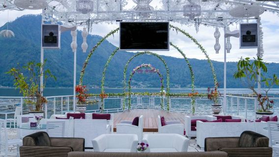 Suối nước nóng Toya Devasya Bali: Vé vào cổng Bạch kim