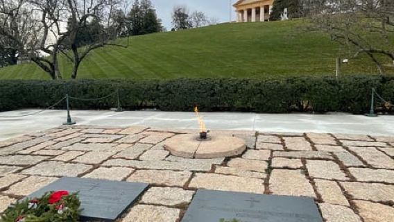 DC: Arlington Cemetery Tour + Changing of Guard & JFK Flame