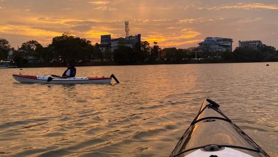 Colombo: Diyawanna Lake Kayaking Experience