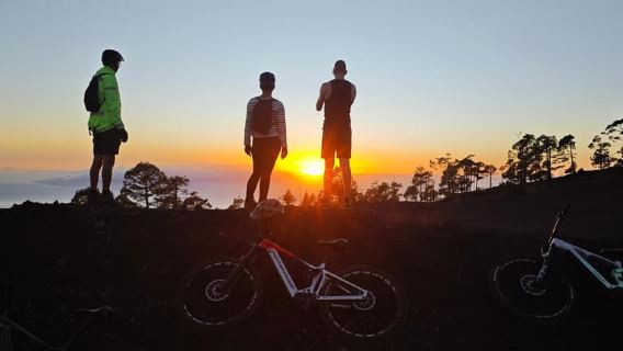 Tenerife: Aventura de EMTB ao Pôr do Sol no Parque Nacional do Teide