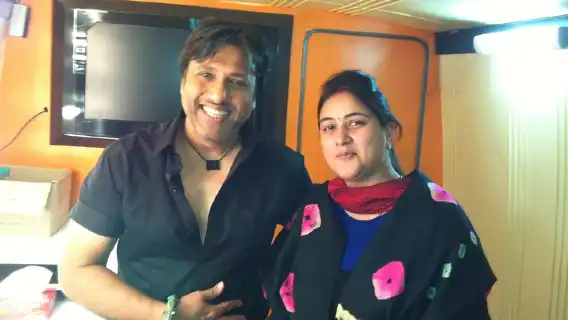 Private Bollywood and Mumbai City Tour with Meal