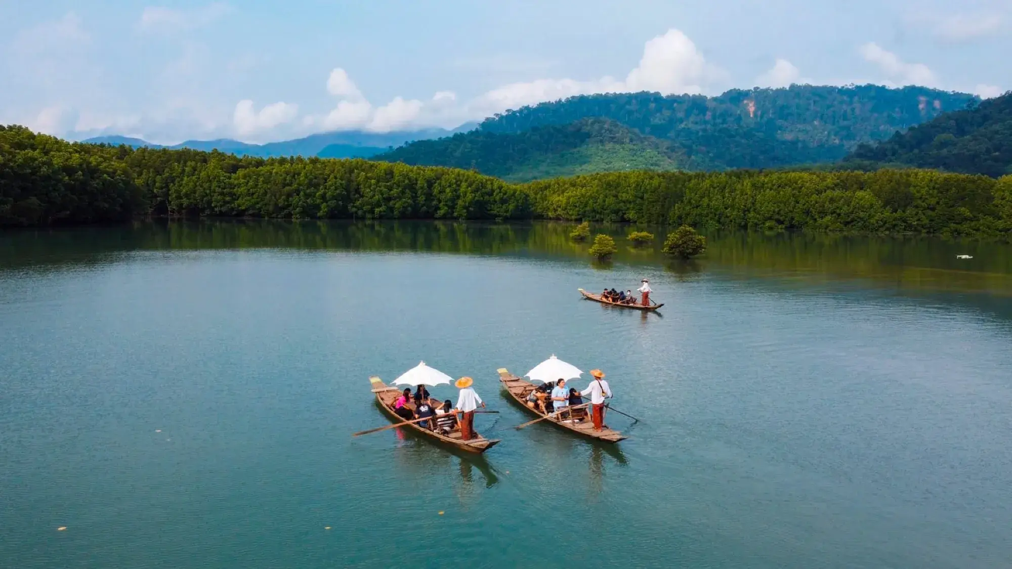 ล่องเรือดูหิ่งห้อยและพระอาทิตย์ตก