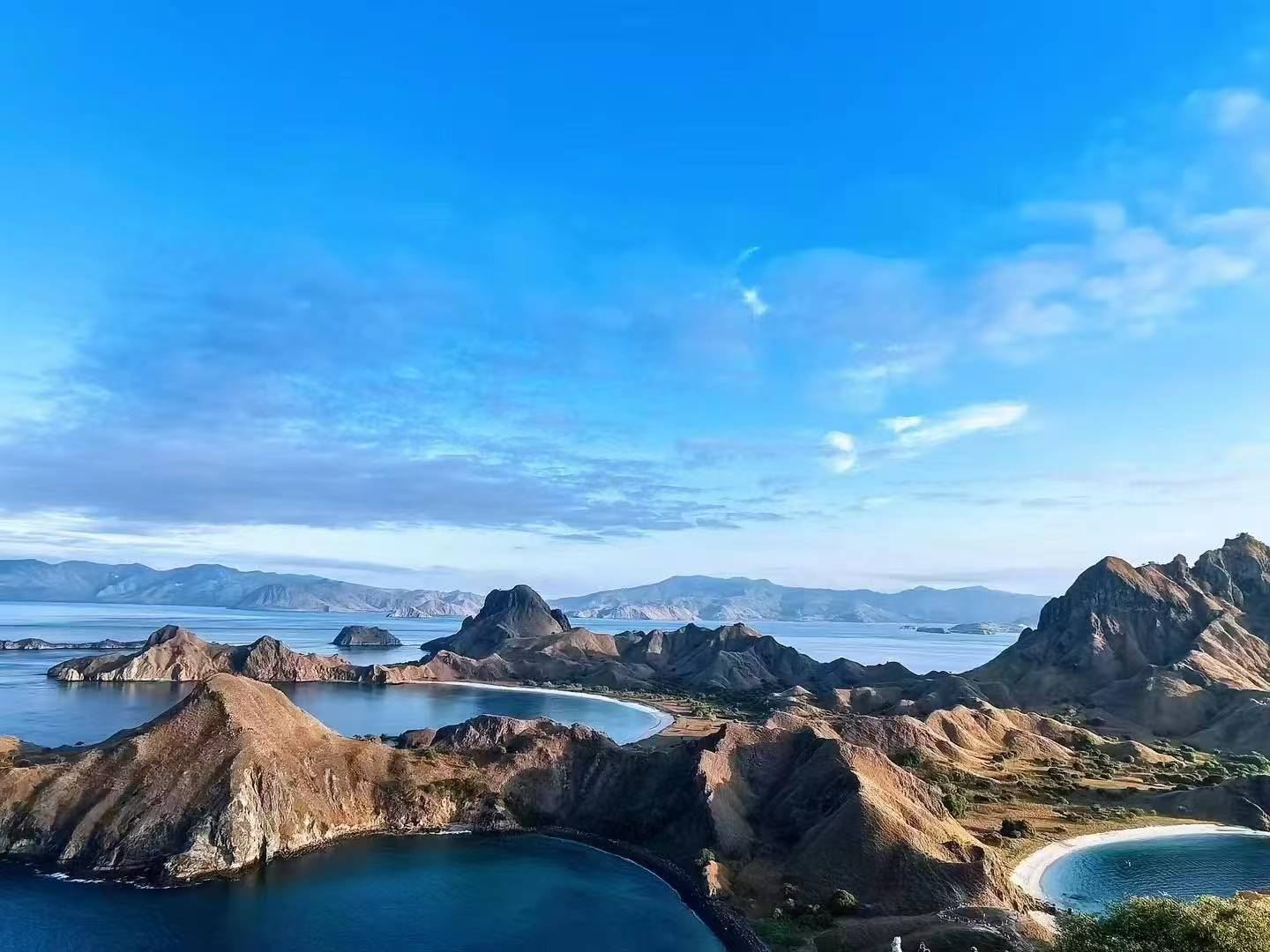 Tour in motoscafo al tramonto a Komodo (Menjerite + Isola di Kelor + Kalong)