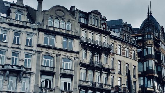 ทัวร์เช่า รถเช่าเหมา ลำหนึ่งวันในบรัสเซลส์ ประเทศเบลเยียม กรองด์ปลาส + มงต์เดส์อาร์ตส์ + หอคอยเบอร์เลย์มงต์ บริการภาษาจีนและภาษาอังกฤษ