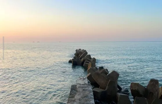 山東日照五蓮山+白鷺灣巧克力公園+萬平口海濱風景區一日遊可中英文服務