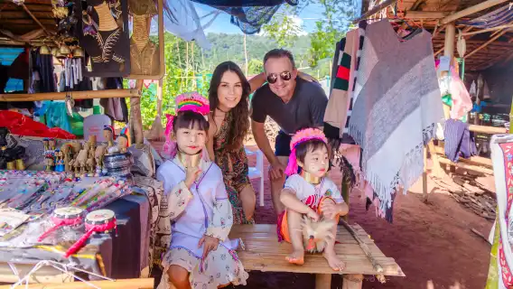 清邁出發的清萊白藍紅廟與溫泉之旅