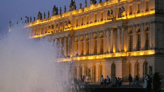 Paris VIP: Versailles & Fontainebleau Chauffeur Driven 8hrs