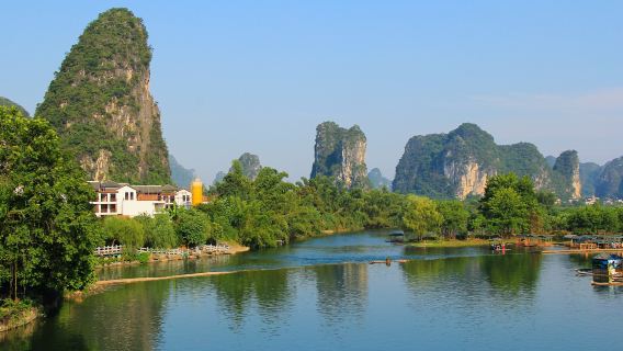 กรุ๊ปทัวร์ภาษาอังกฤษที่กุ้ยหลิน: ล่องแพไม้ไผ่แม่น้ำหยูหลง Shilihualang และแหล่งที่มาของ