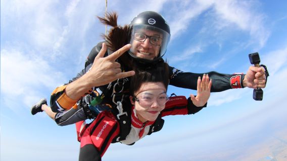 天津高空跳傘官方預約【俯瞰天津城景+跳傘過程視訊記錄】