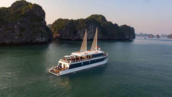Tour tham quan Vịnh Lan Hạ và Vịnh Hạ Long trong ngày tại Việt Nam [Du thuyền Jadesails]