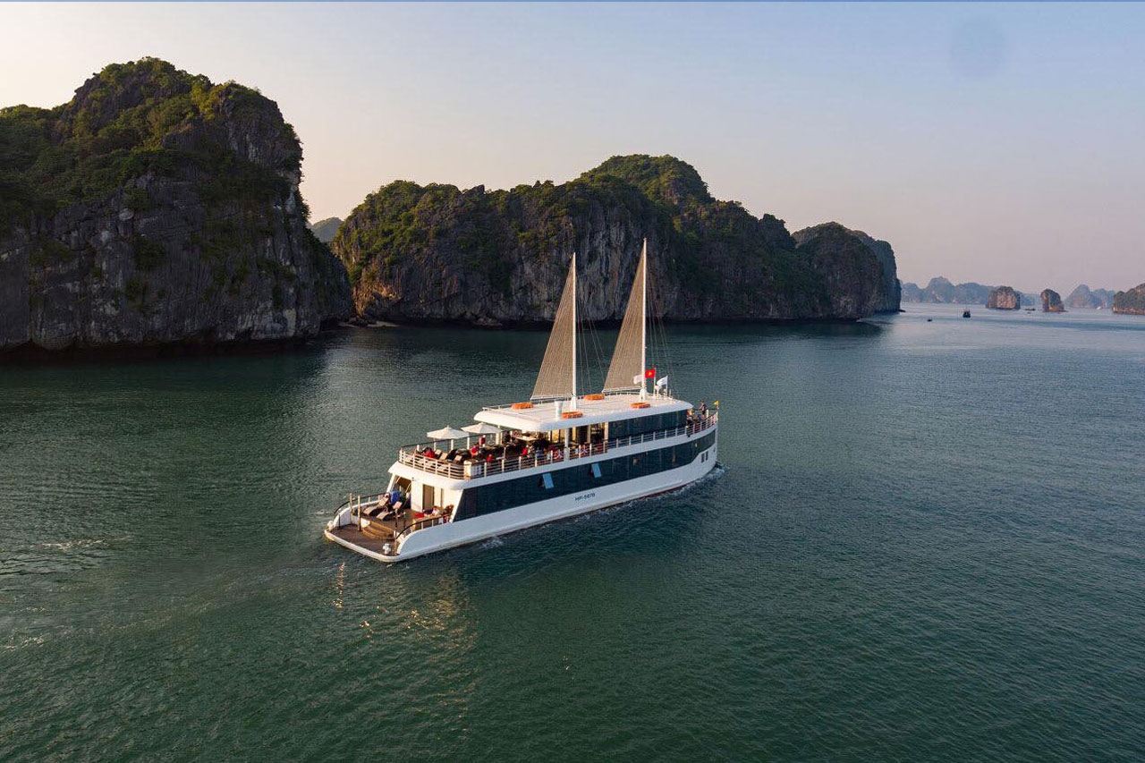 Tour di un giorno alla baia di Lan Ha e alla baia di Halong in Vietnam [Crociere Jadesails]