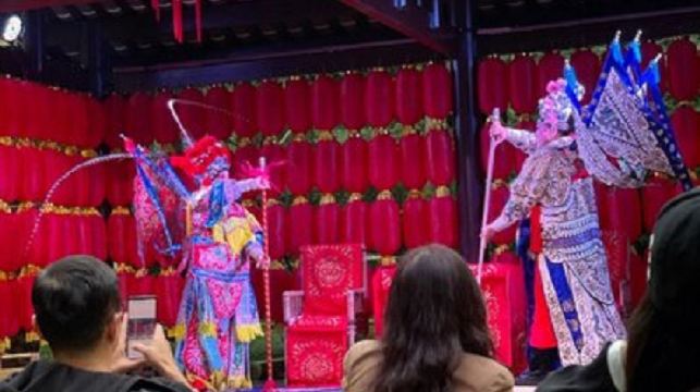 重慶動物園+科技館+磁器口+輕軌穿樓+洪崖洞民俗風貌區夜遊市區一日遊