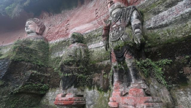 成都出發:樂山大佛+黃龍溪包車一日遊(船遊大佛·古鎮逛吃)