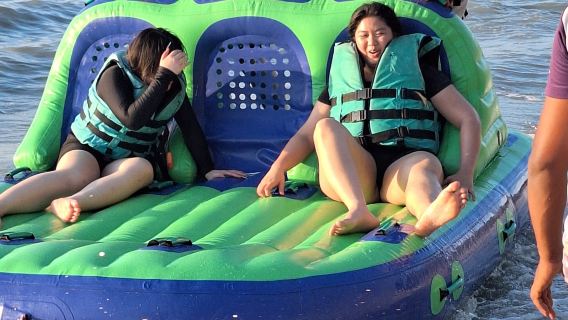 THUYỀN BANDWAGON bởi Ferringhi Sea Sports tại Bãi biển Batu Ferringhi, Penang