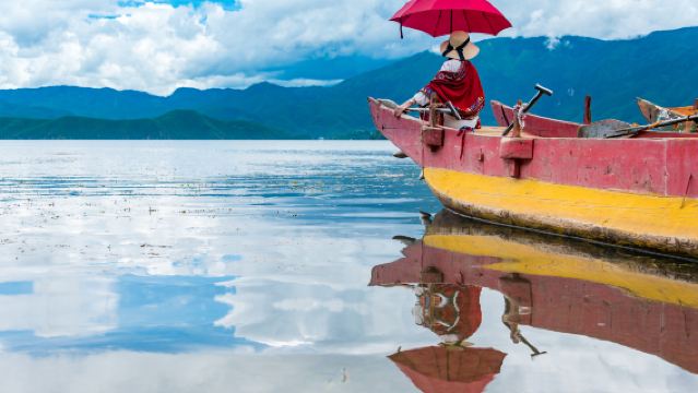 Lệ Giang - Địa điểm không thể bỏ qua! Tour trong ngày riêng tư hồ Lugu: Khám phá văn hóa Mosuo giữa khung cảnh thiên nhiên tuyệt đẹp