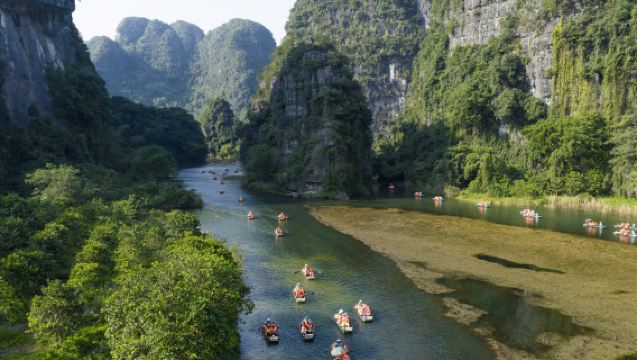 Ha Noi: Ninh Binh Day Tour with Boat Ride & Sightseeing