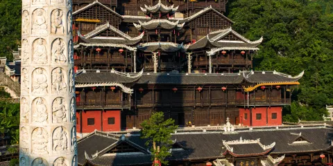 【2-8人團/大巴團】 蚩尤九黎城+龔灘古鎮+烏江畫廊遊船