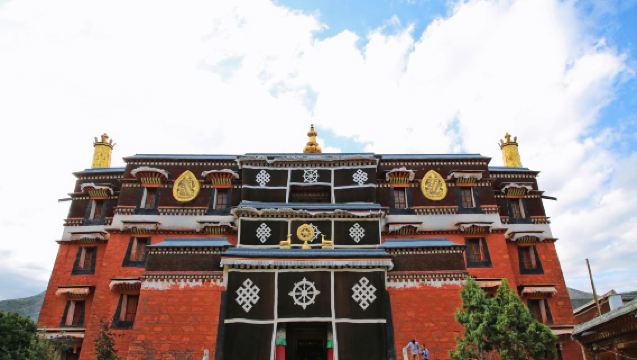 Excursión privada al Monasterio de Labrang y la pradera de Sangke (salida desde Lanzhou)
