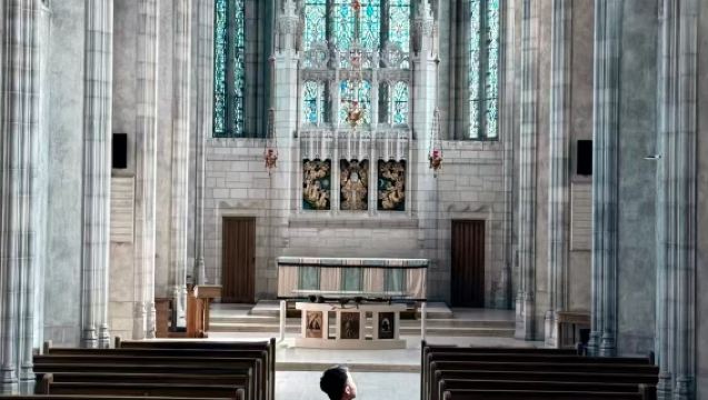 Canada Toronto + Scarborough Bluffs + Casa Loma private charter 1-day tour / customizable