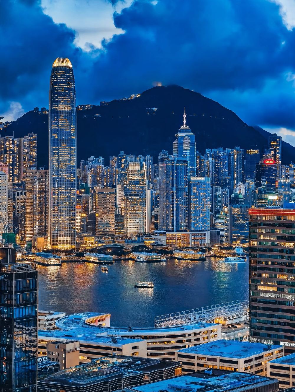 香港中環IFC及維港夜景，港澳碼頭往珠海九洲港船班出發地