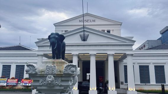 Lawatan sehari di Jakarta: Dataran Merdeka, Jakarta, Bandar Lama, Muzium Negara, Istiqlal Mosque, Gereja