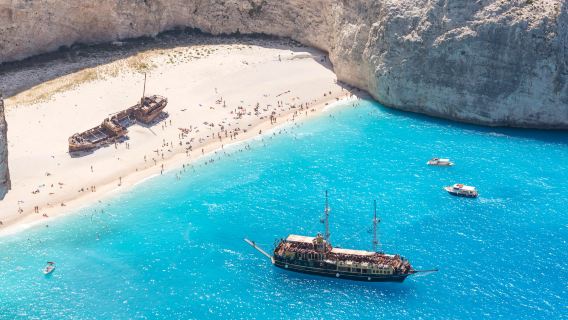 Zakynthos: veneily Hylkyrannanlahteen, Sinisiin luoliin ja Xigian rannalle