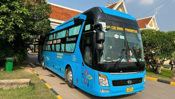 Experience Bus from Ho Chi Minh - Phnom Penh by Khai Nam