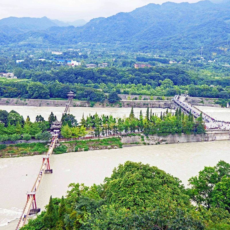 都江堰1.5小時人員導覽+門票【蜀小匠深度精緻導覽1天4場+藍牙耳麥感受偉大堰御工程】