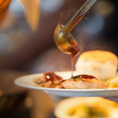 Makan Siang di Kapal Pesiar Kapten