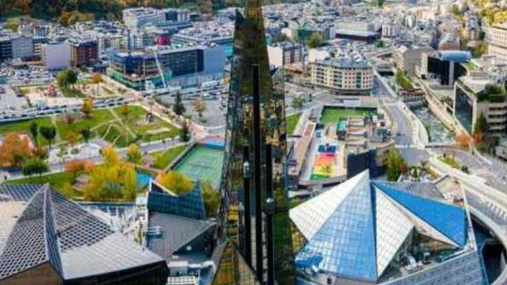 Andorra & France: Day Trip from Barcelona