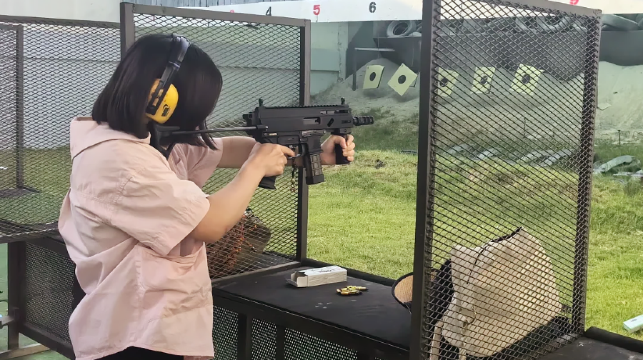 泰國曼谷射擊陸軍射擊場打靶體驗大皇宮陸軍訓練場