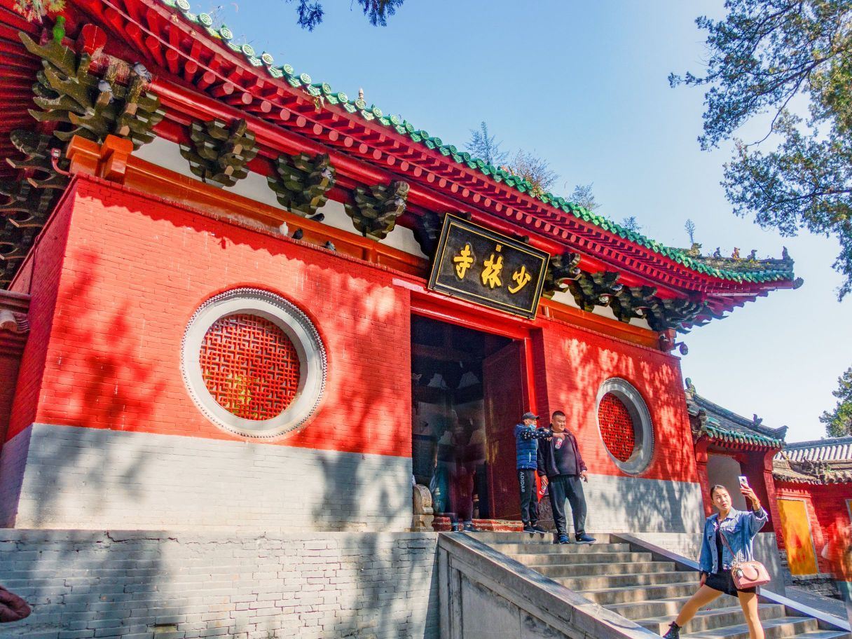 Excursión privada exclusiva en Zhengzhou: Templo Shaolin con inmersión en Kungfu y actividades