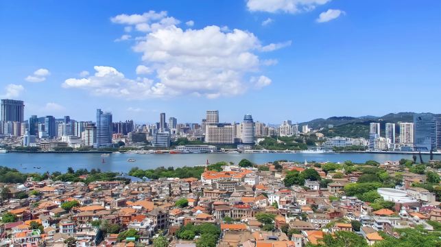 廈門鼓浪嶼深度遊+萬國建築人文解說之旅 （小團私享可2人起訂&專業導遊陪同 & 來回船票 & 酒店到碼頭車費）