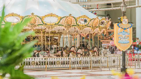 เชิญชวน Gen Z ทุกคน! เดินถ่ายรูปกับ Lotte World และชุดนักเรียน