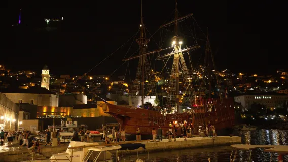 Panoramic Night Cruise from Dubrovnik