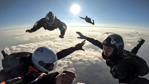西安旅拍【西安4200高空米跳傘旅遊+USPA認證職業教練帶跳+高畫質攝影機跟拍】