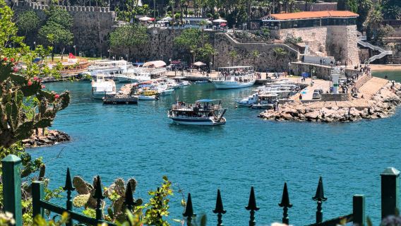 ทัวร์หนึ่งวันชายหาด Antalya ของตุรกี + น้ำตก Duden + เมืองโบราณ + ประตู Hadrian บริการภาษาจีนและภาษาอังกฤษ